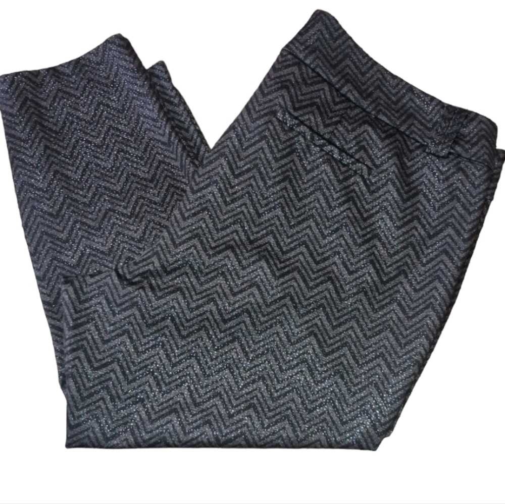 Torrid Women's Plus Size Black/Gray Chevron Cropped Pants Size 24